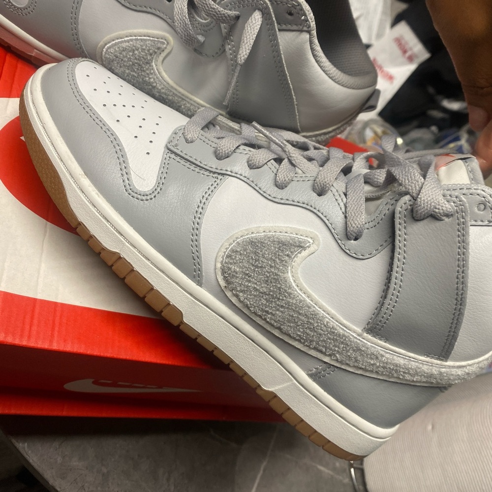 Nike Dunk Hi Retro University Sneakers - Picture 2 of 6